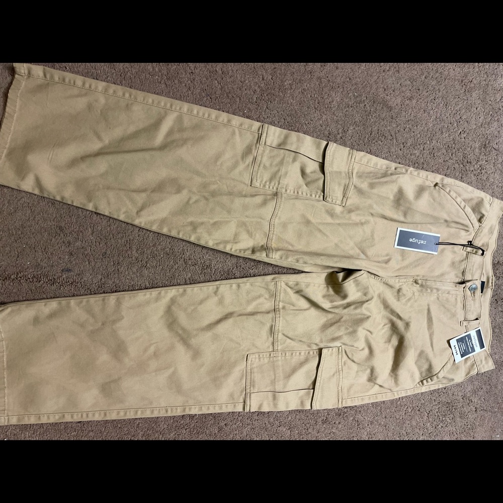High Rise Cargo Pants - Medium - Picture 2 of 4